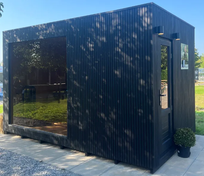 Sauna Donatello XL noir avec vestiaire